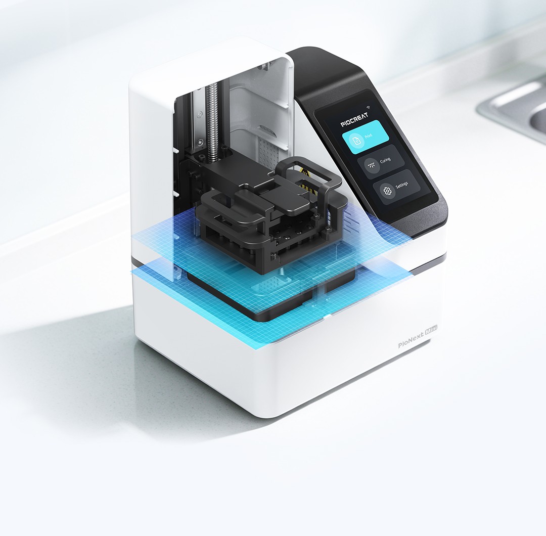 PioNext Mini with build platform extended — leveling-free four-point alignment